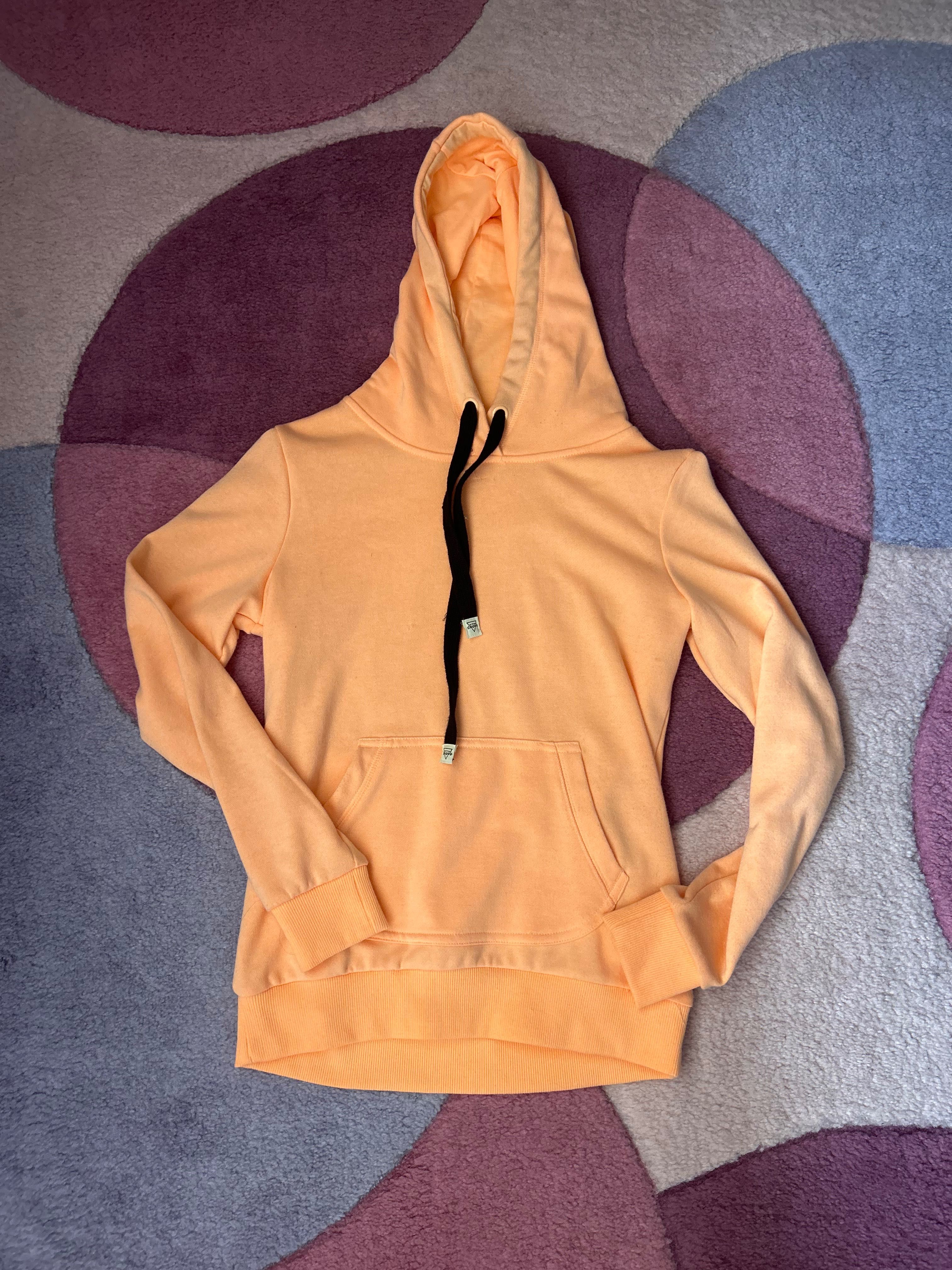 Дамски преходни якета и худита марки Bershka, H&M, Cropp