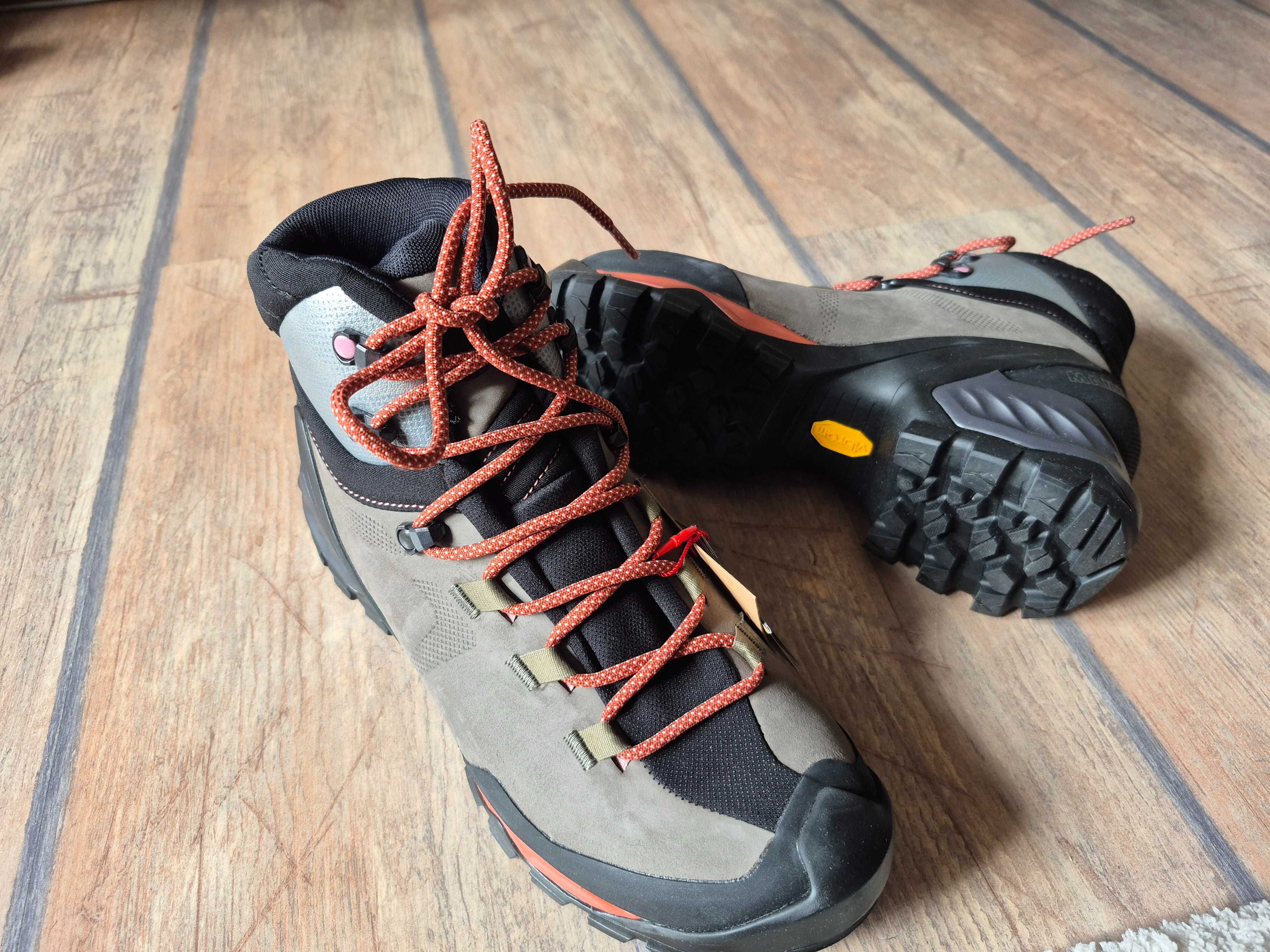 продавам НОВИ обувки за трекинг MAMMUT и BERGHAUS