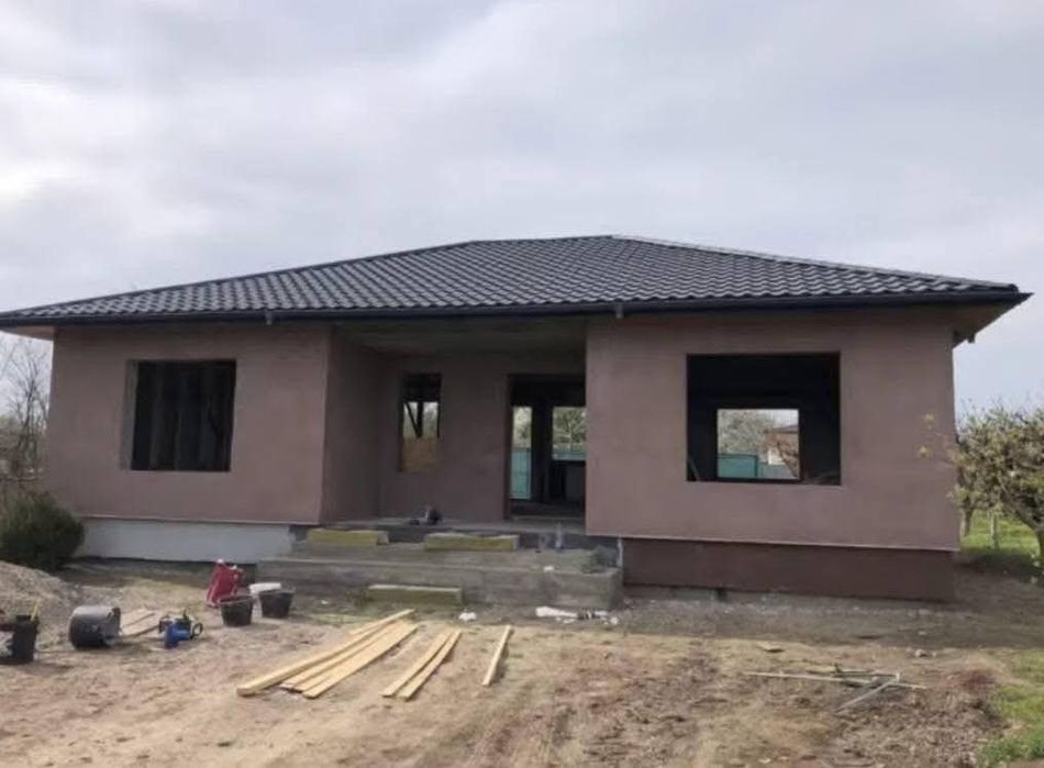 Vand case pe structură metalică si Cabane afrem oferim garantie 30 ani