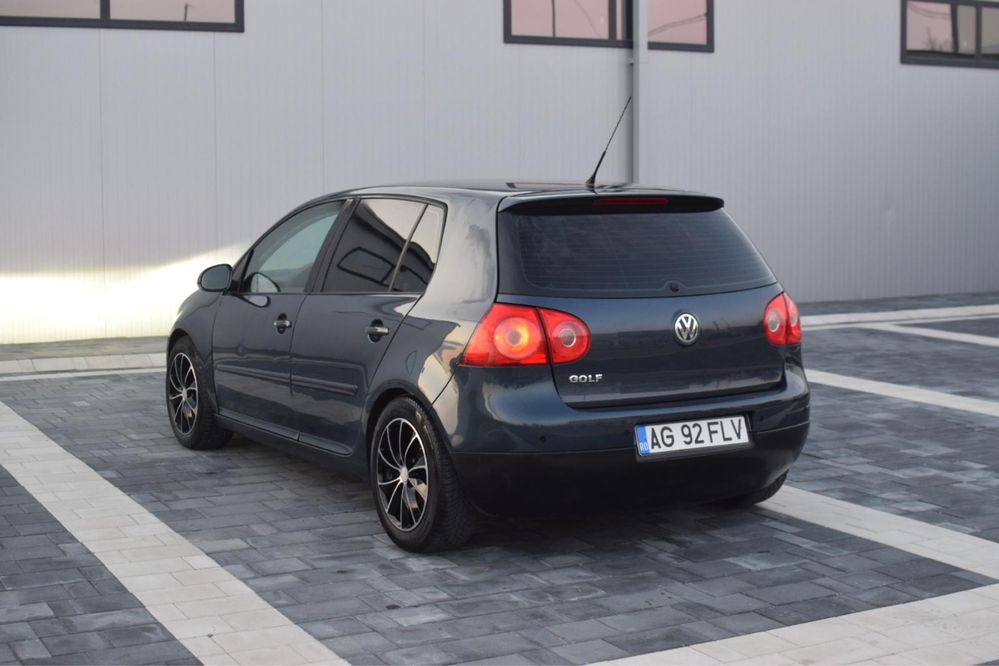 Vw golf 5 1.6 in stare foarte buna