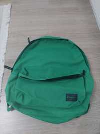 Рюкзак зелёный продаю