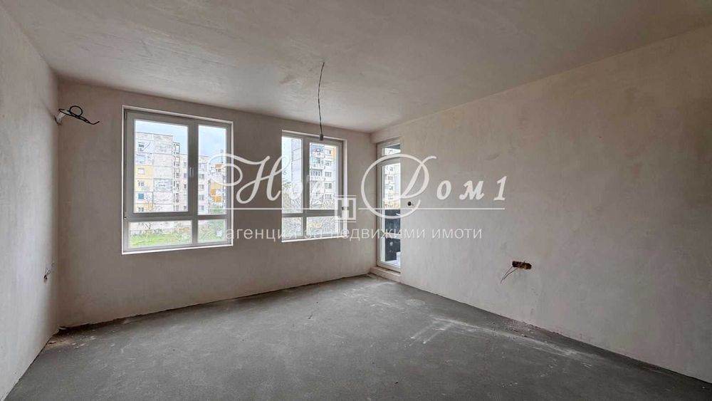 Продава се Тристаен апартамент в Пловдив, Гагарин - 103 кв.м за 1330 €/кв.м - Снимка #1