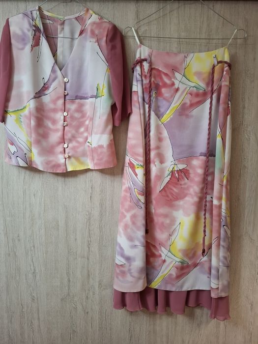 Costum nou roz pudră mărime 40