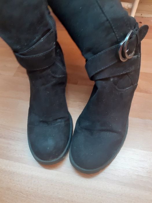 Cizme  nr36  până la genunchi