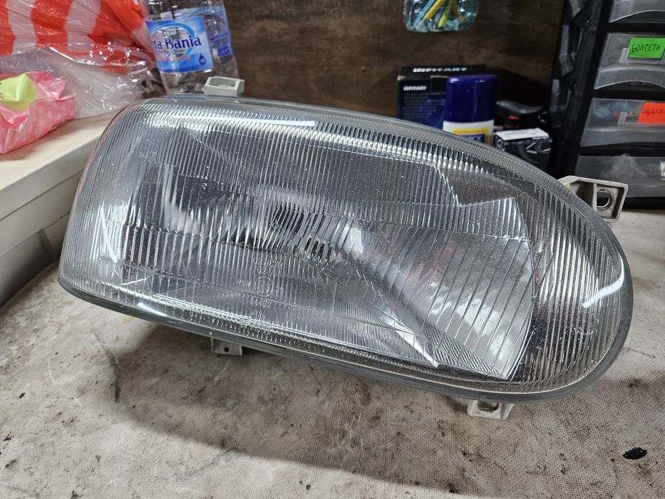 Десен фар Голф 3