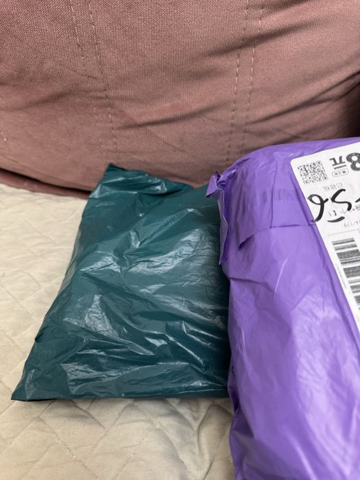 Білезіктер , жүзіктер күміс.