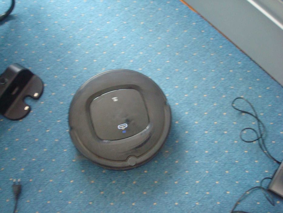 Robot aspirator reincarcabil Menuett model 800-262 +incarcator