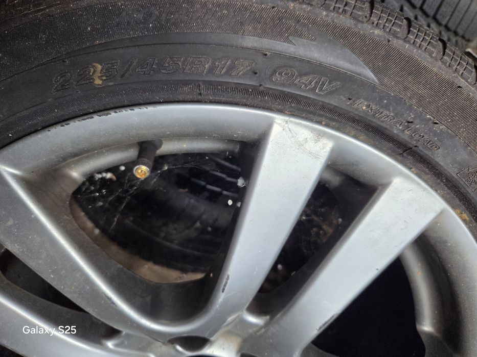 Vând 2 seturi de jante