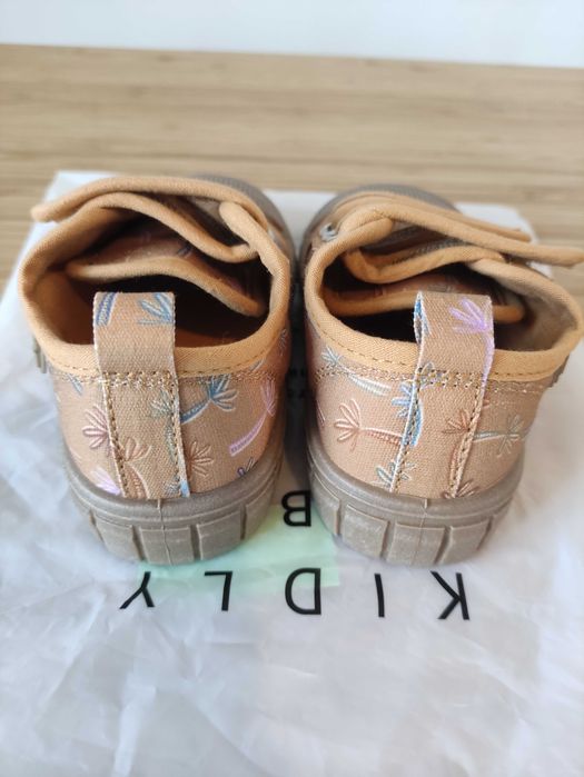 Încălțăminte sport Kidly, măsură EU22/ UK5 ~ 13,6cm interior