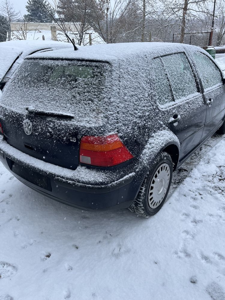Golf 4 1.6i на части