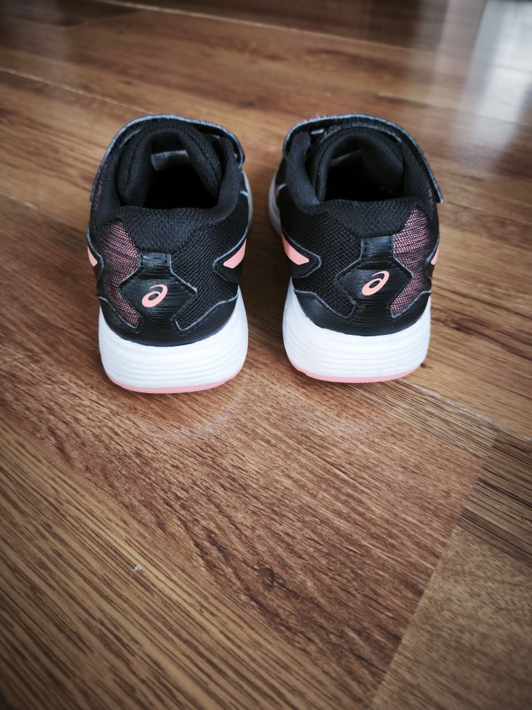 Детски обувки Asics 33