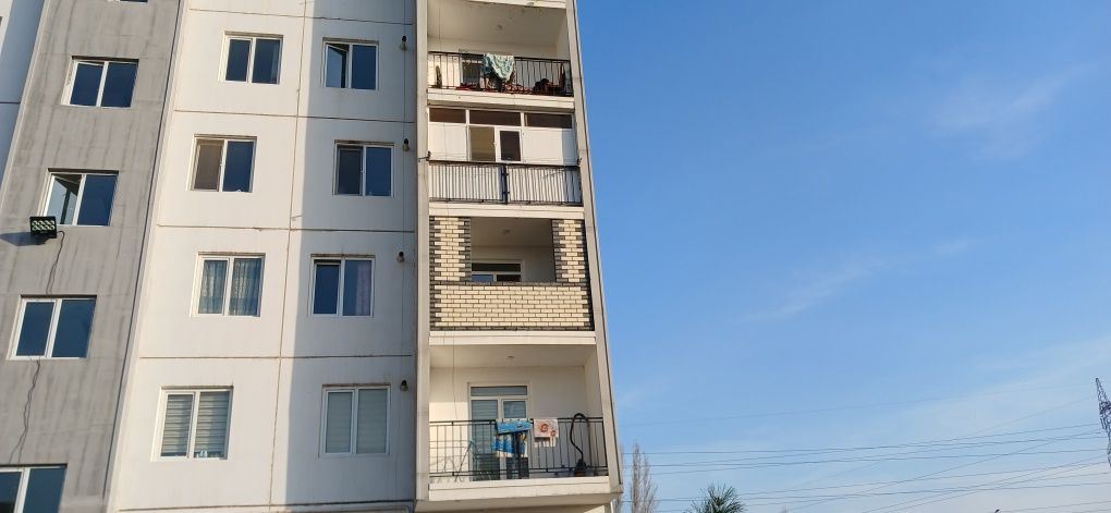 Balkonga g'isht teramiz