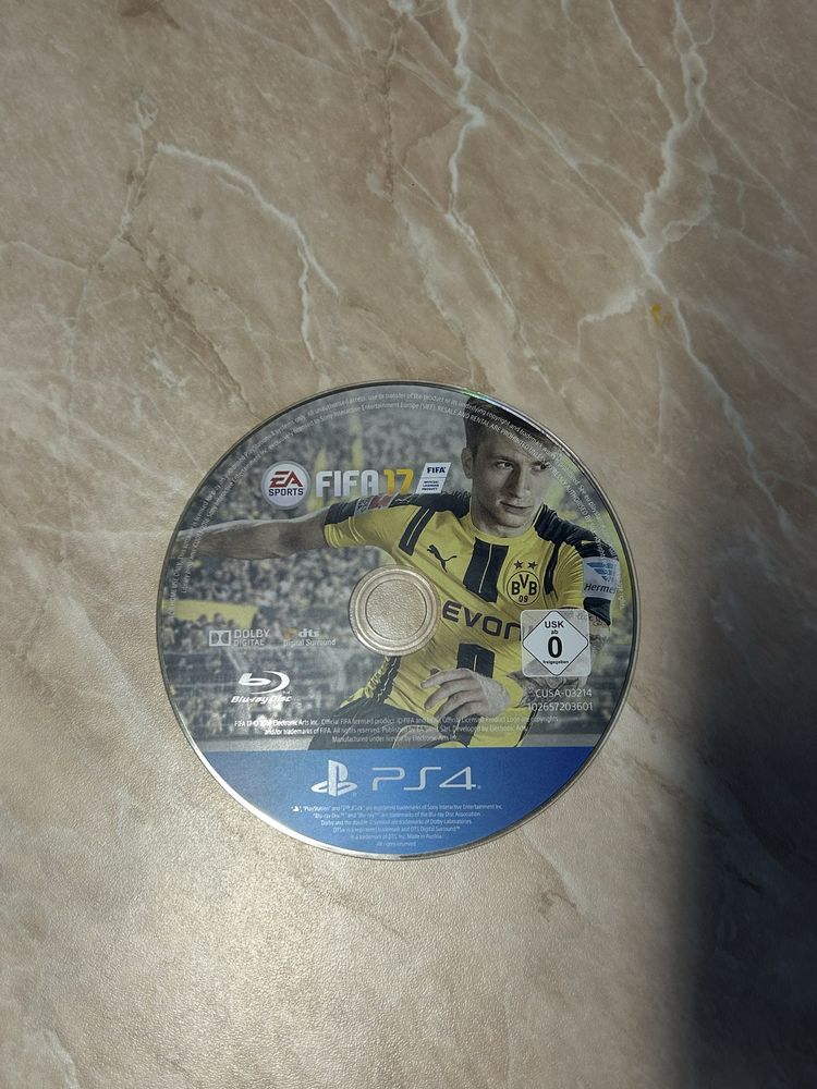 Продавам fifa 17 за ps4