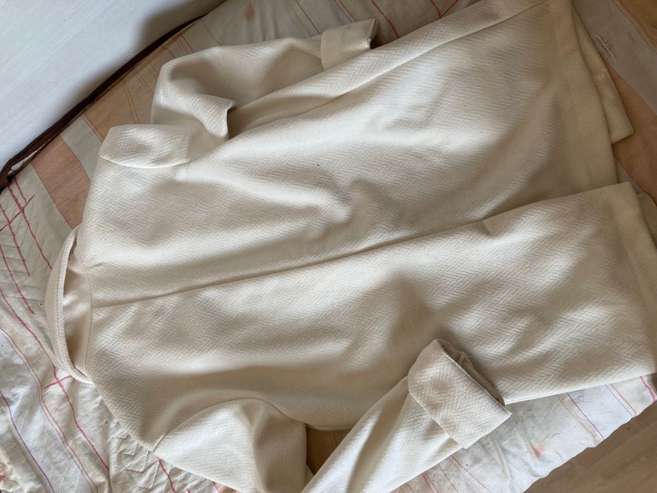 Палто Bershka бяло/кремаво