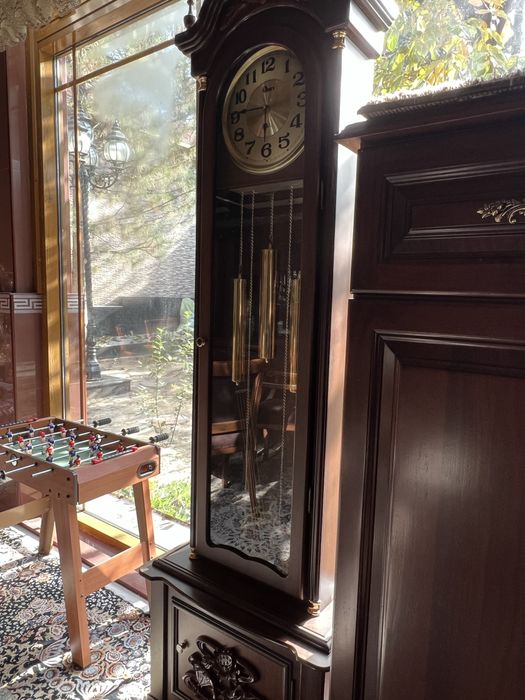 Напольные часы в классическом стиле