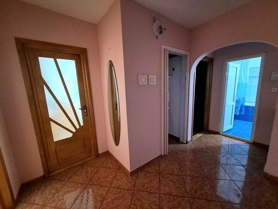 Proprietar vănd apartament 2 camere et.2 în Botoșani zona Școlii nr.8