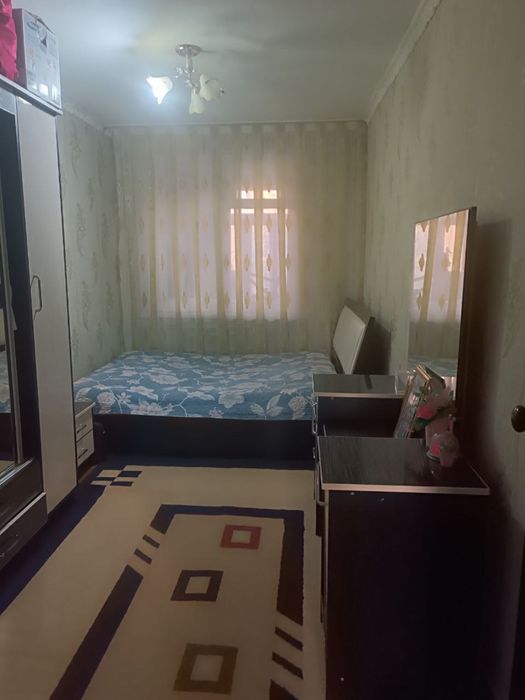 Zarafshondan 2 xonalik 1 etajdan 3 mikrarayondan uy sotiladi