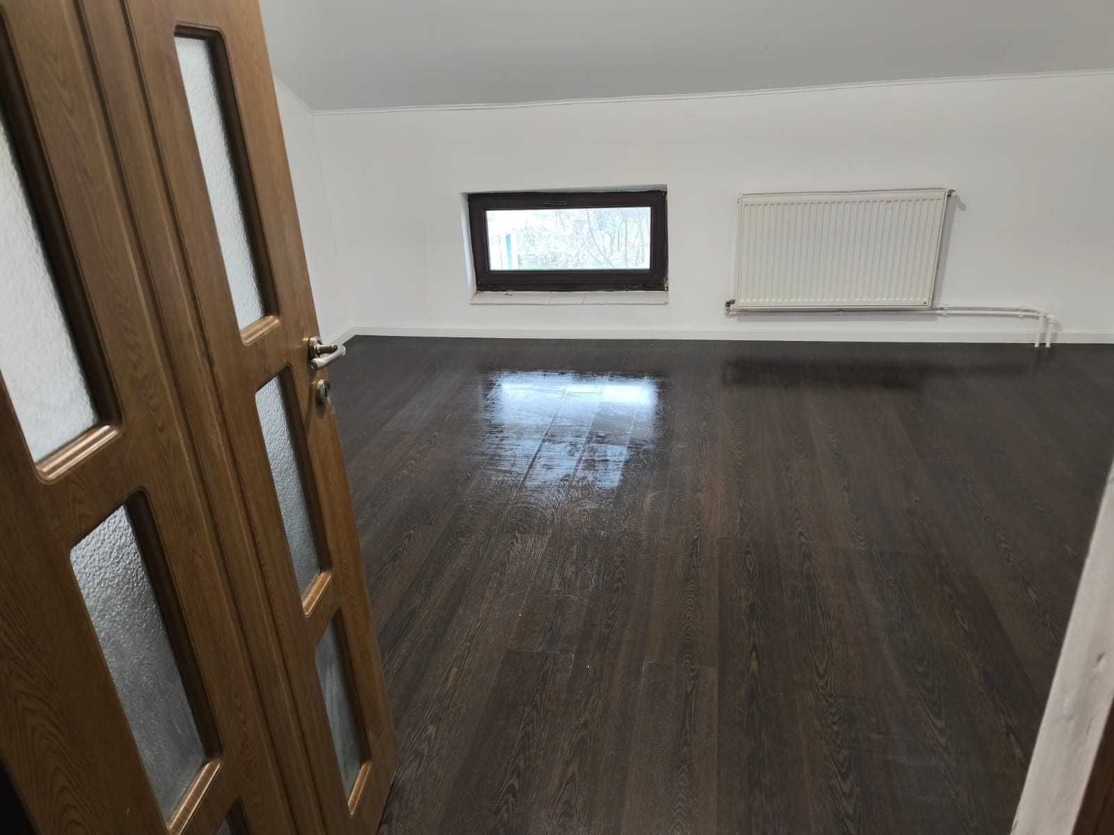Spațiu , casa de Închiriat în Valea Lupului