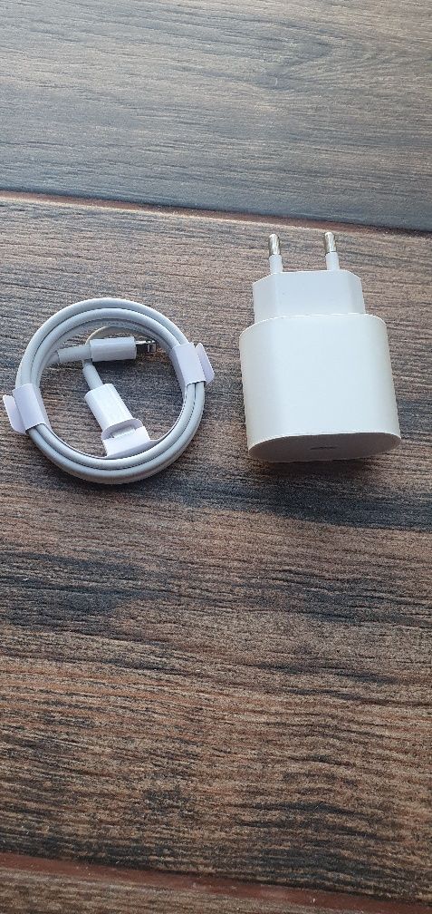 Incarcator iphone tip c model A 1692 si cablu iphone ti