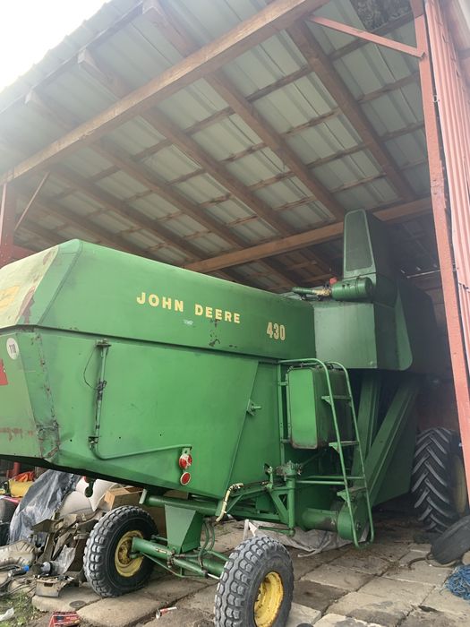 Vând John Deere 430