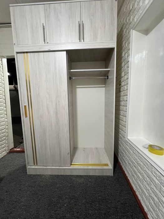 Shkaf kupe antrisolli