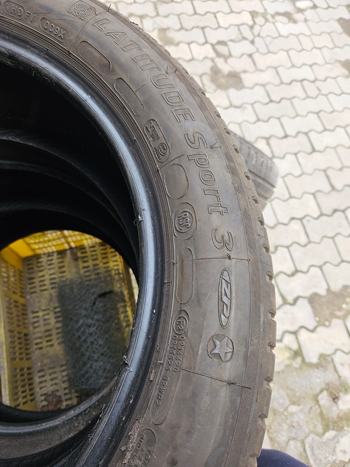 245 50 19 Michelin run flat