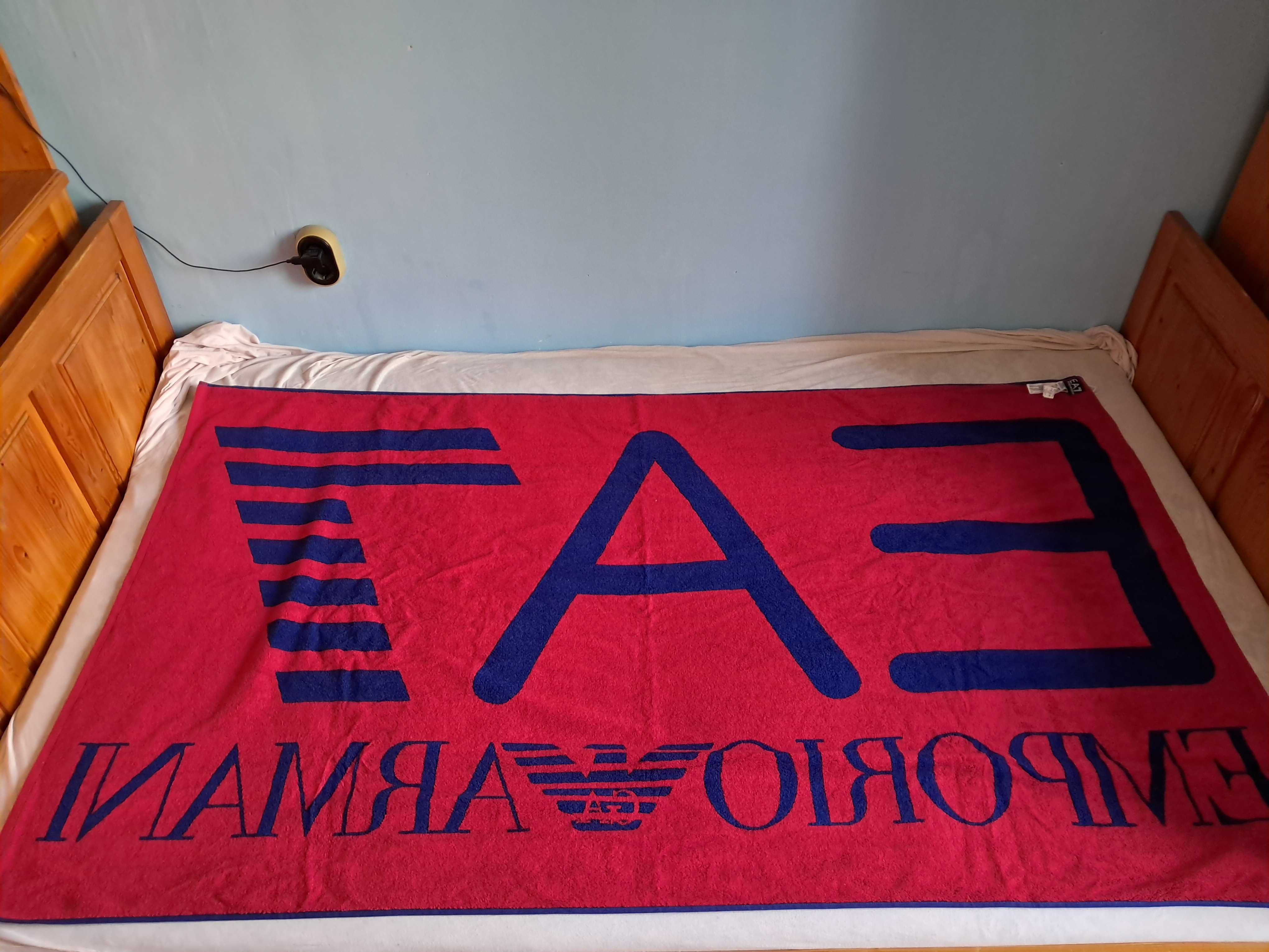 продавам 4 броя маркови плажни хавлии