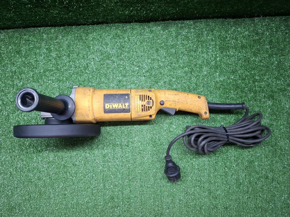 Мощен шлайф на DeWALT DW840