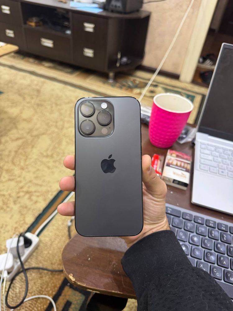 Iphone 14 pro bir qul