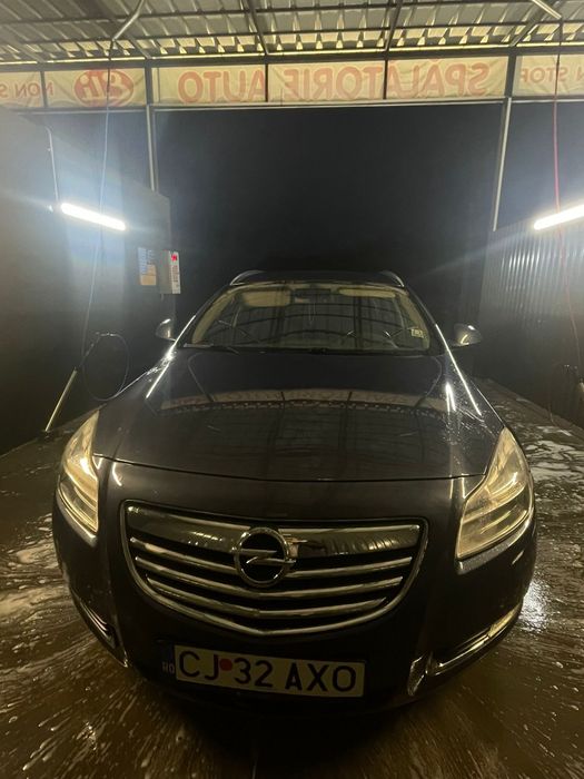 Vând Opel insigna sport touter