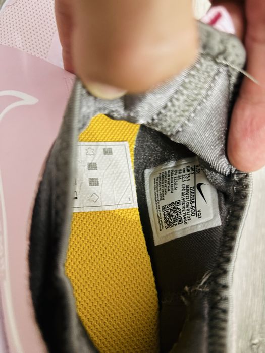 Adidasi Nike —-35,5