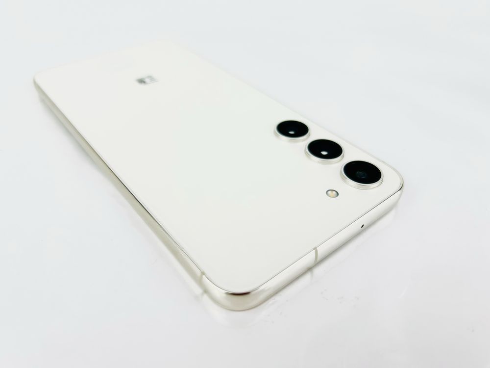 Samsung Galaxy S23 Plus 256GB 8RAM Cream Перфектен! Гаранция!