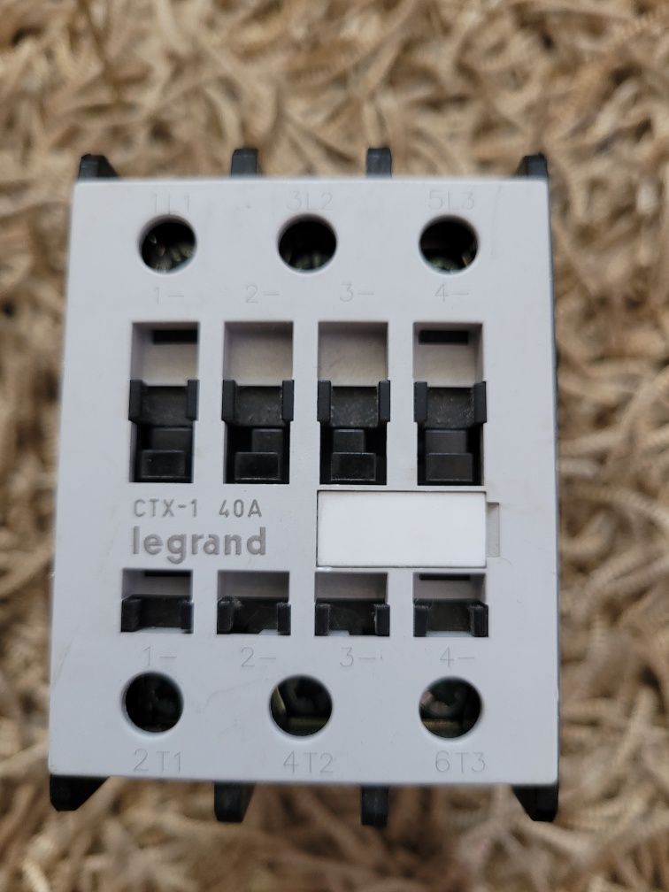 Продам контактор Legrand новый