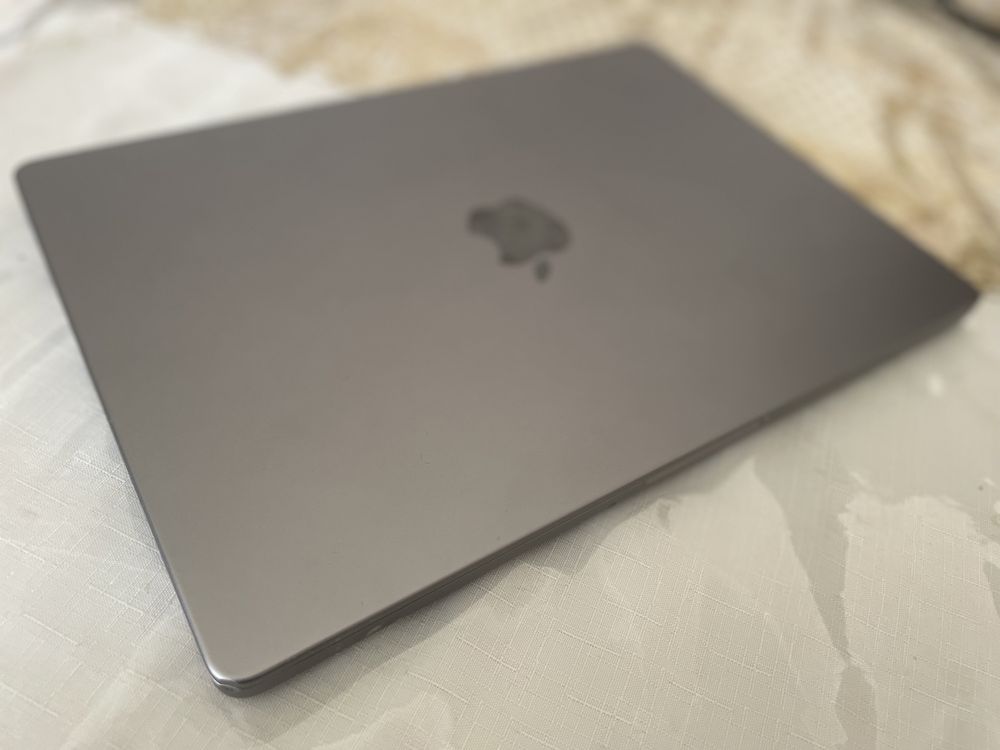 Macbook M1 Pro, 14-дюймовый