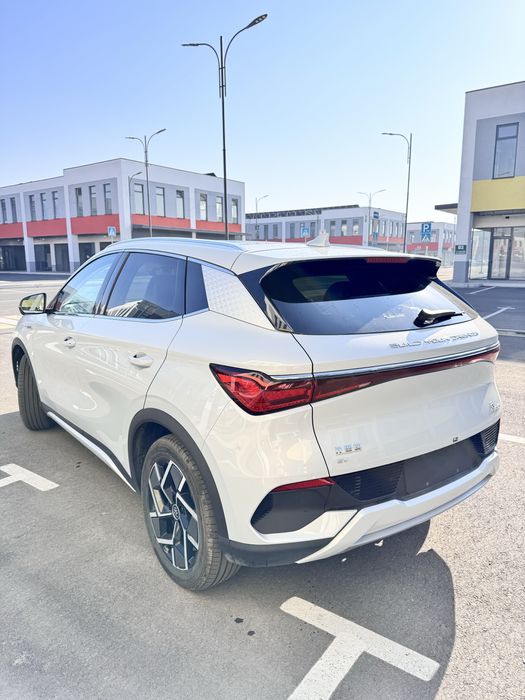 BYD Yuan Plus 4-pozitsiya