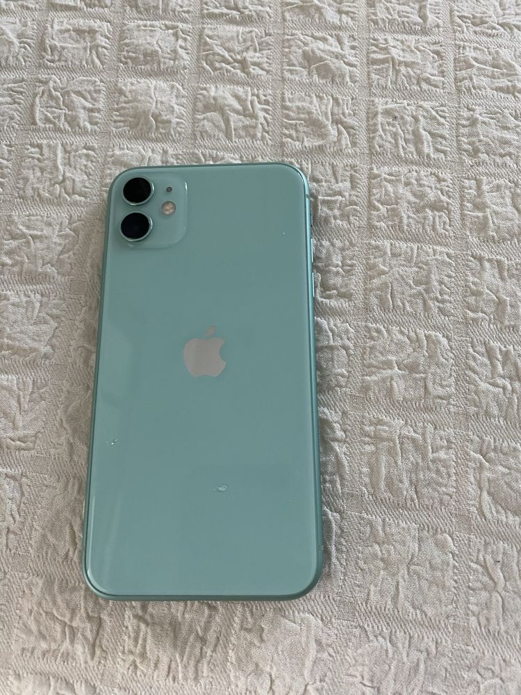 IPhone 11 зеленого цвета, 128 гб в отличном состоянии, без царапин.