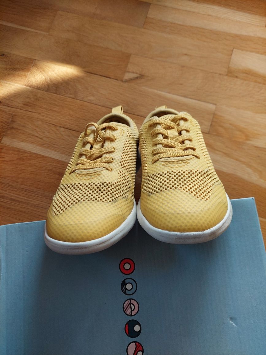 Детски летни маратонки Clarks номер 32