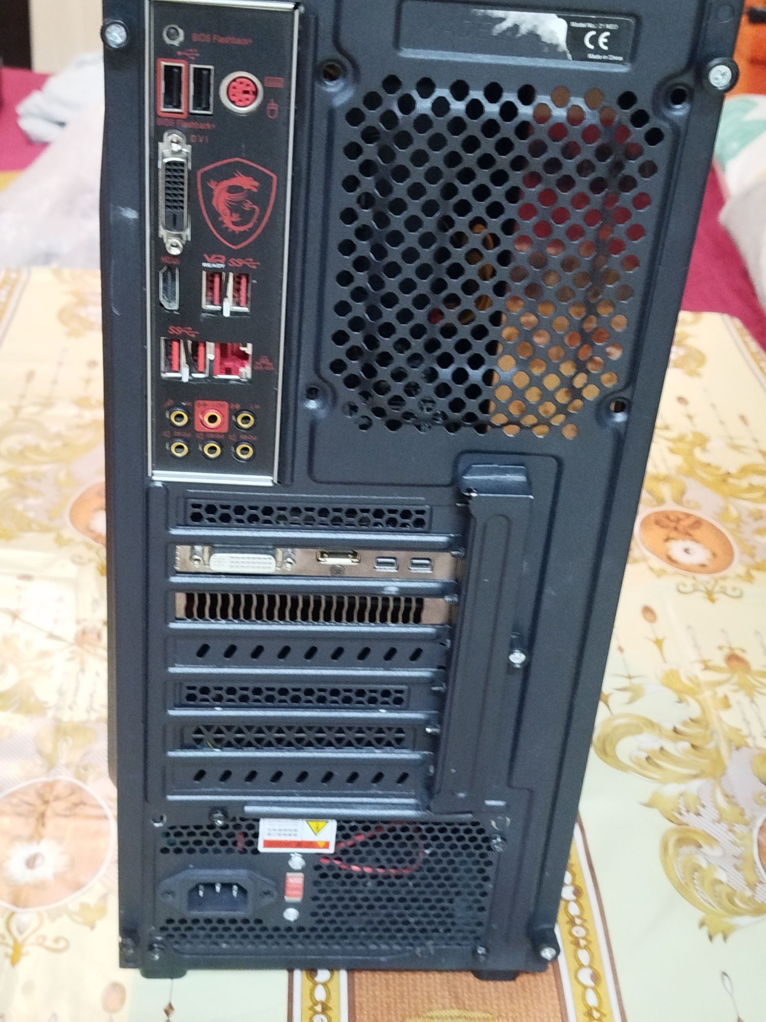 AM4 Ryzen 5 2600 / MSI B450 Gaming Plus / R9 280 / 8GB RAM / Zalman Z1