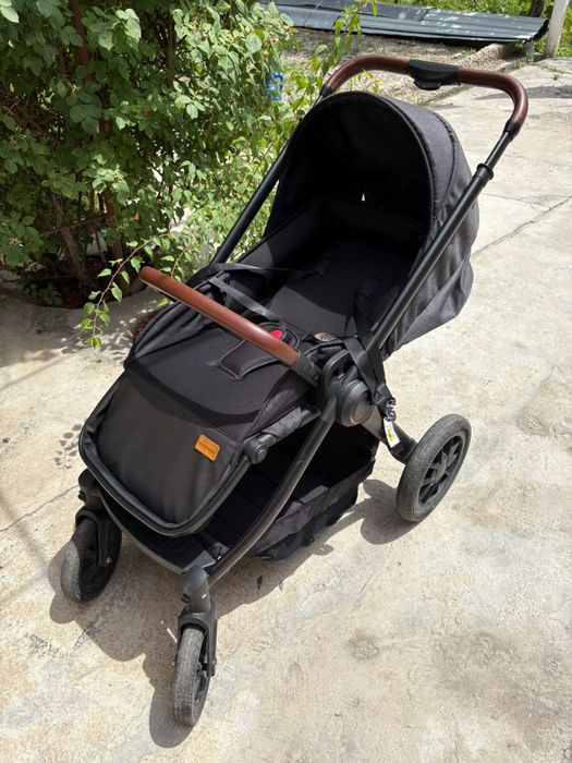 Продам прогулочную коляску