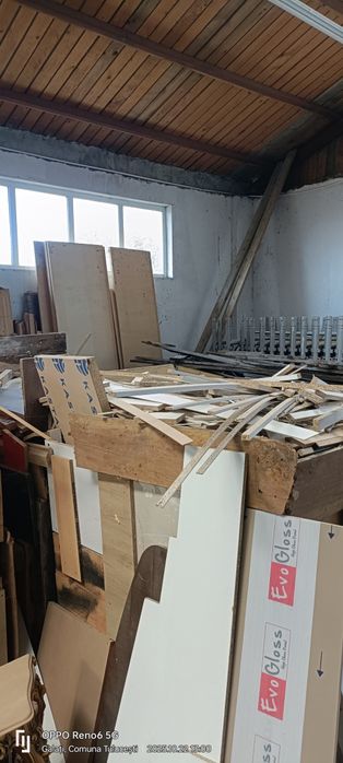 Vând resturi de pal și lemn