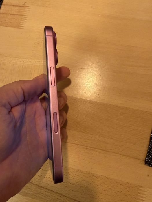 Iphone 16 pink 128