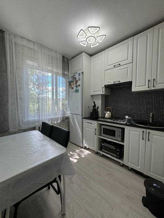 Продажа 3-комнатной квартиры в хорошем состоянии, район КЖБИ