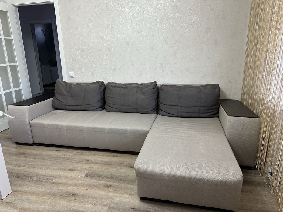 Продам Диван (Гостинная)