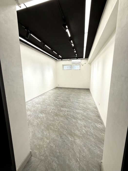 Офисный Кабинет с Хорошим ремонтом