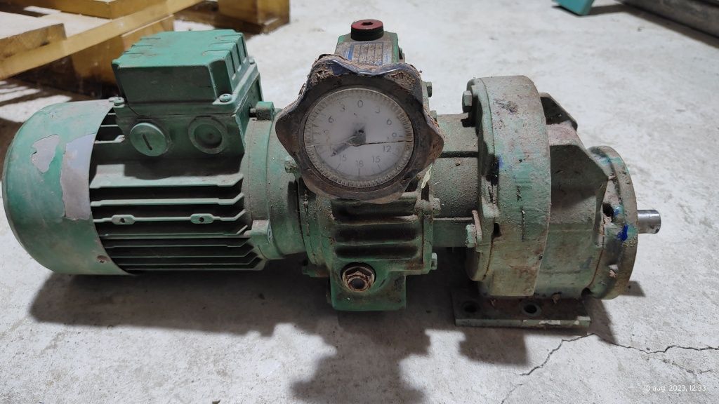 Motor cu reductor