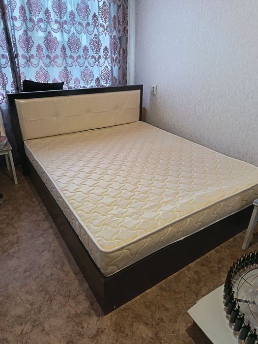 Двухспальная кровать