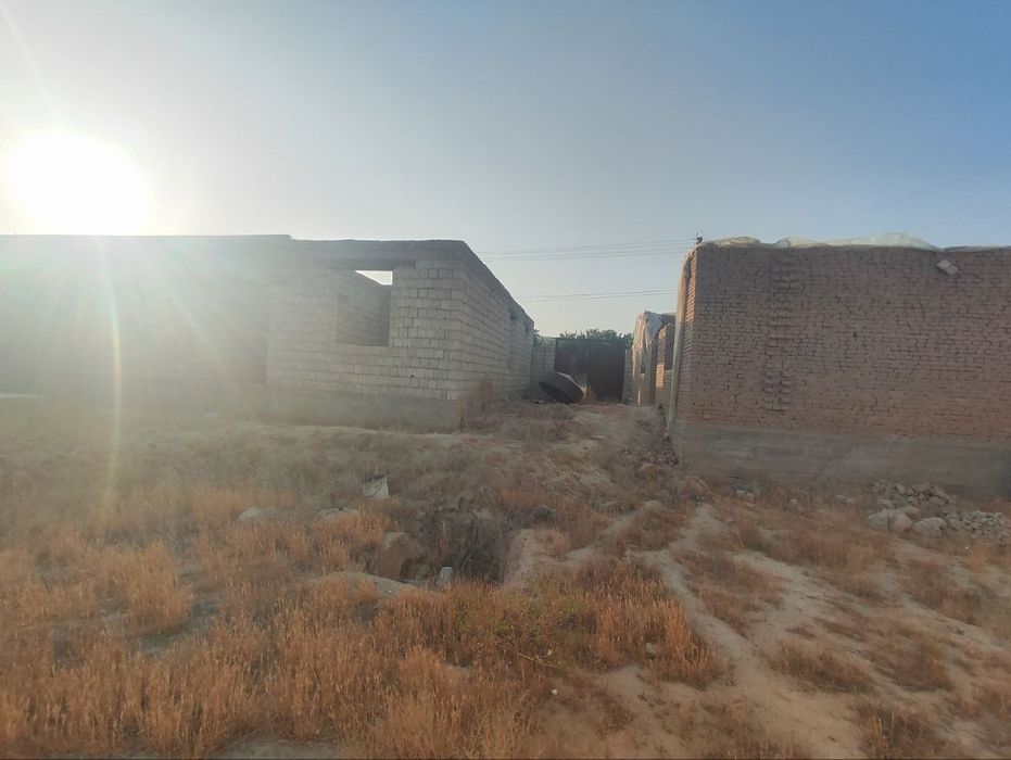 Yer sotiladi termez sabzipoya ketishda oltiariq yulni ustida