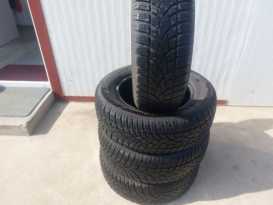 125 lei bucata! Set anvelope M+S 215 65 16 Dunlop