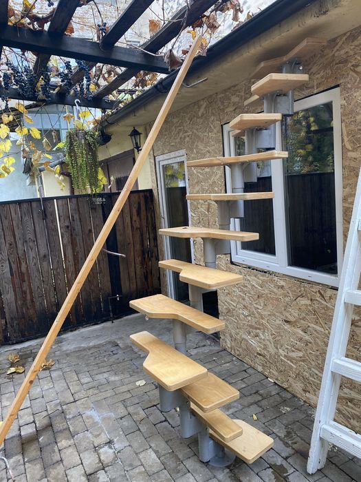 Vând scară interioară