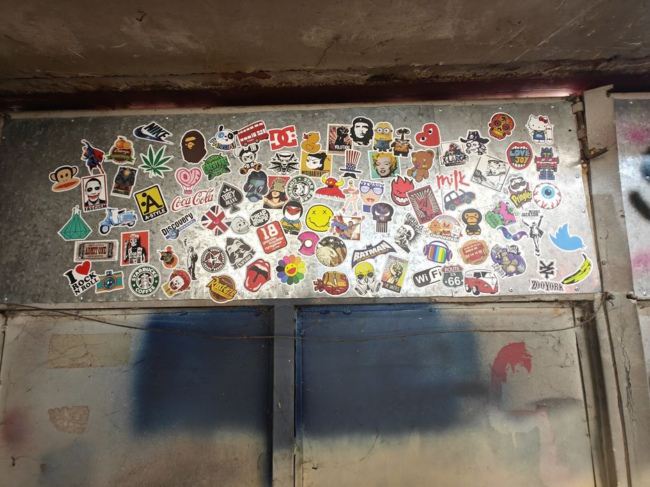 Продавам Bomb Stickers Бомб Стикери стикери